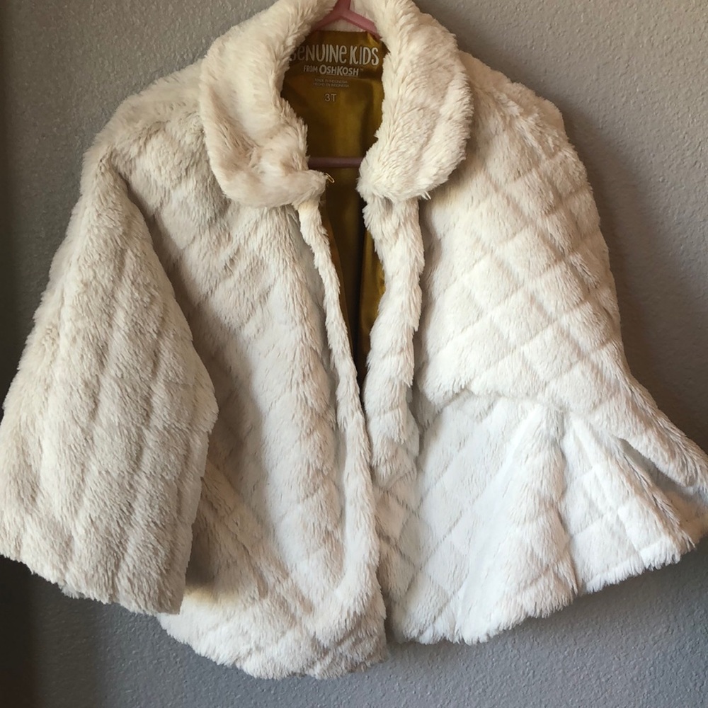 Oshkosh fur cape size 3t